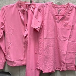 MedCouture by Peaches jogger Scrub set in Taffy Pink size small